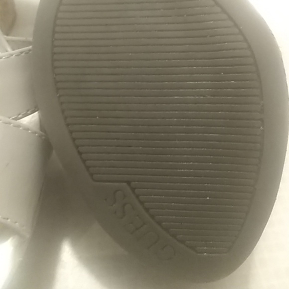 Shoes - Picture 4 of 4